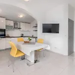 Holiday home In With House Sea View
