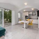 In With House Sea View *
