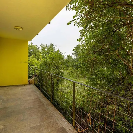 In With House Sea View Dobrec