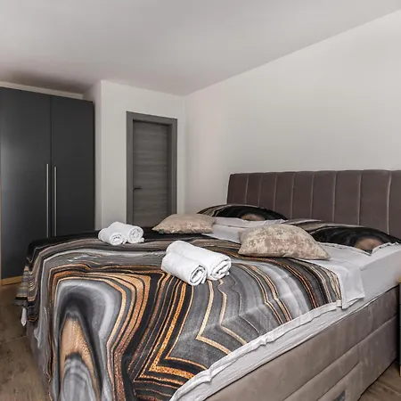 Beautiful In With Kitchen Dobreć