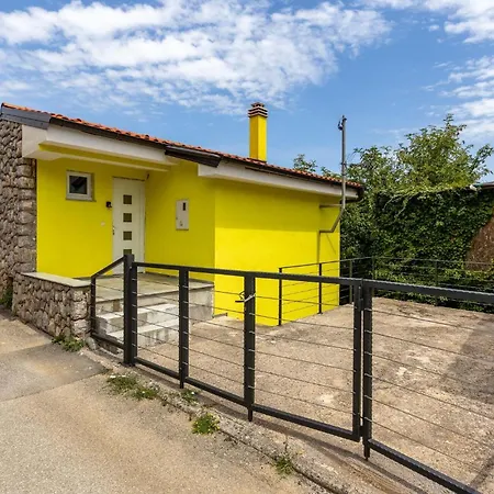Holiday home In With House Sea View Dobrec