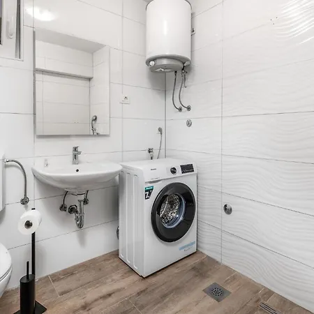 Beautiful In With Kitchen Dobreć