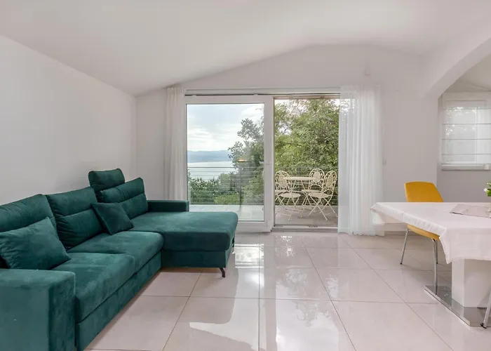 Beautiful In With Kitchen Dobreć