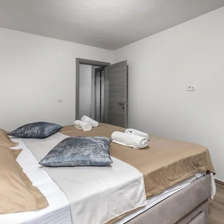 בית נופש Beautiful In With Kitchen