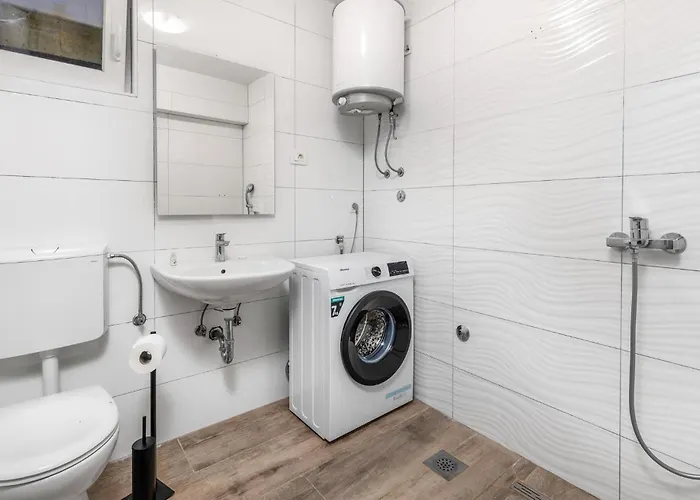 Beautiful In With Kitchen Dobreć