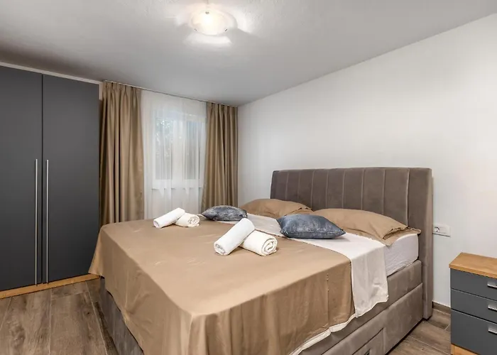 Beautiful In With Kitchen