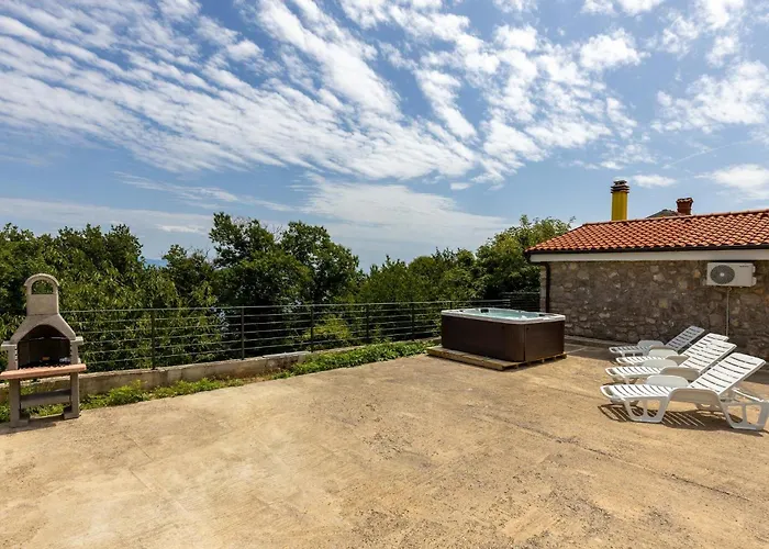 בית נופש Beautiful In With Kitchen Dobreć